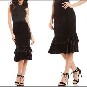 Ruffle velvet skirt